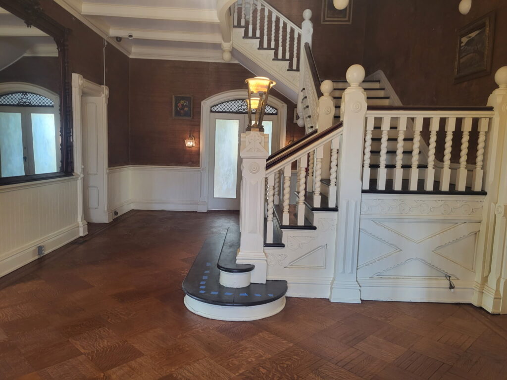 Virgen Floors - Staircase Refinishing